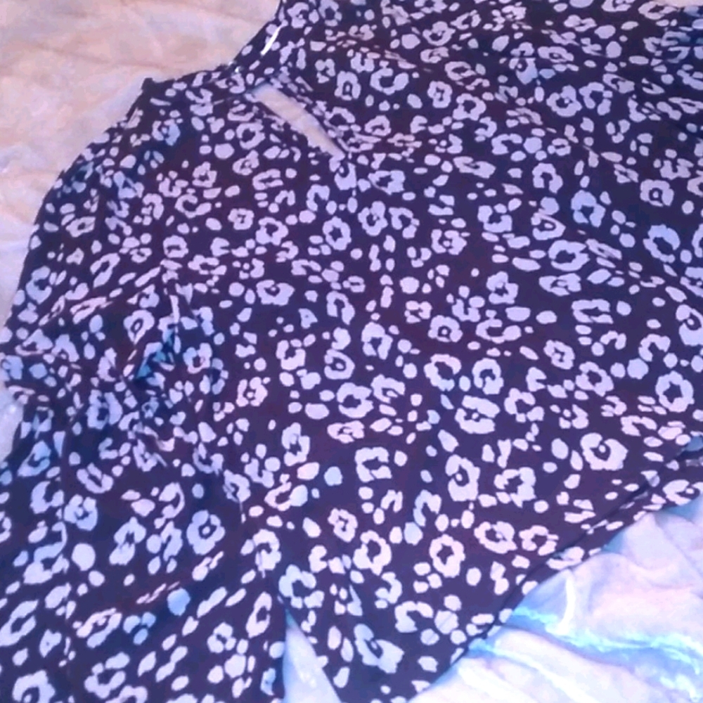 M Buddy Love blouse w/bell sleeves